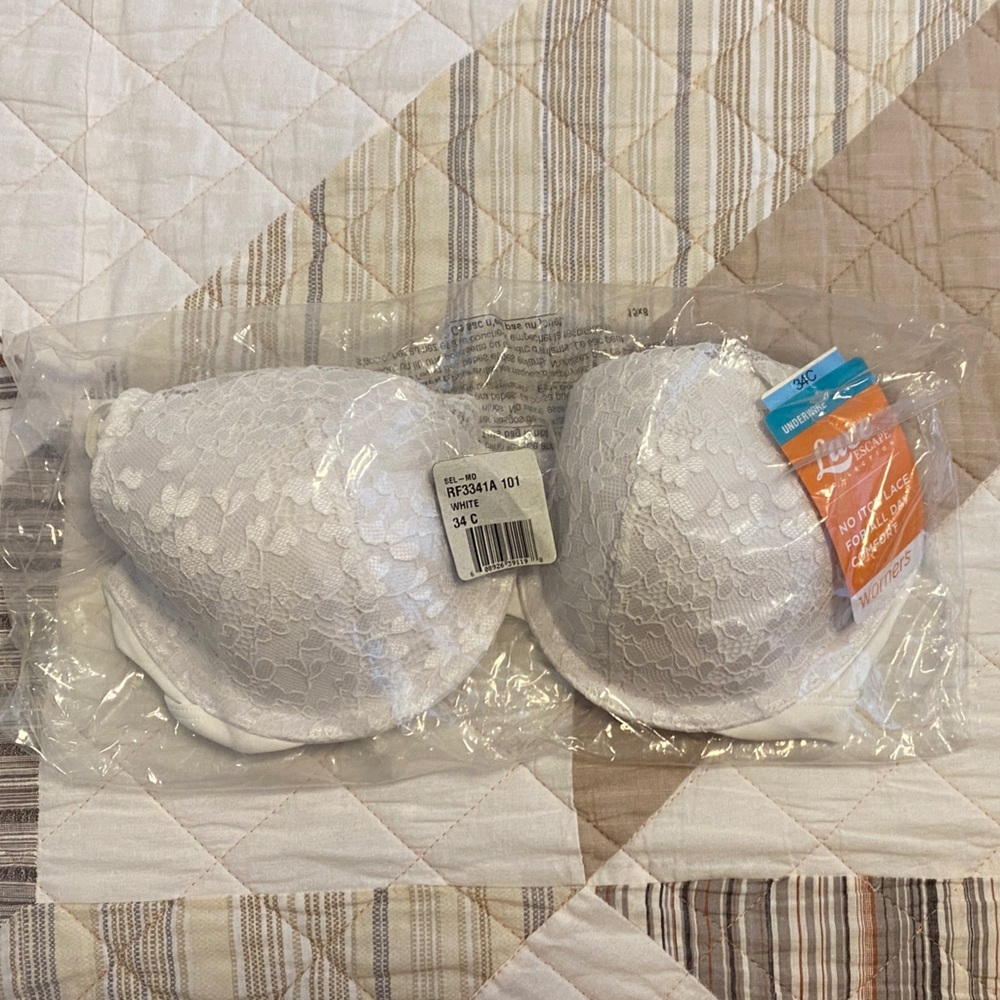 Warners NWT 34C underwire bra